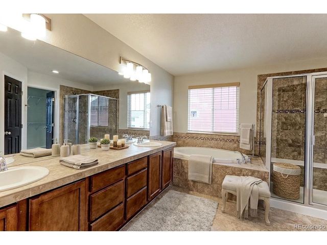 2715 S Muscovey Ln, Johnstown, CO 80534