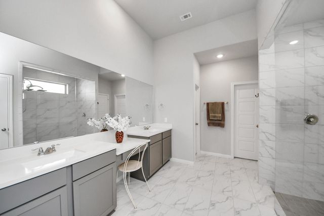 21444 Kings Guild Lane, Kingwood, TX 77339