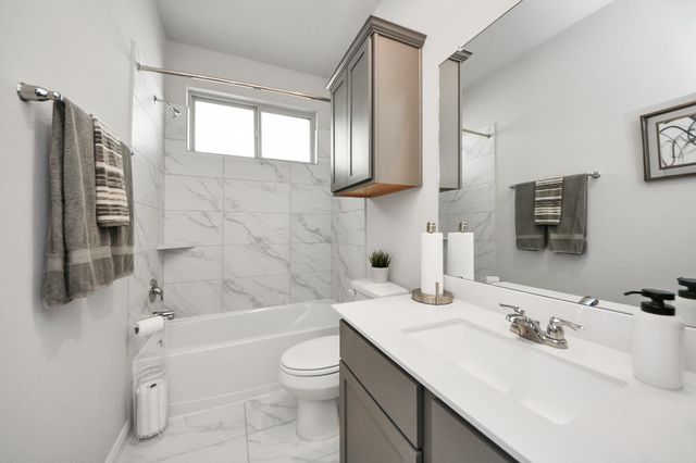 21444 Kings Guild Lane, Kingwood, TX 77339