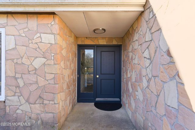 5 Friar Court, Jackson, NJ 08527