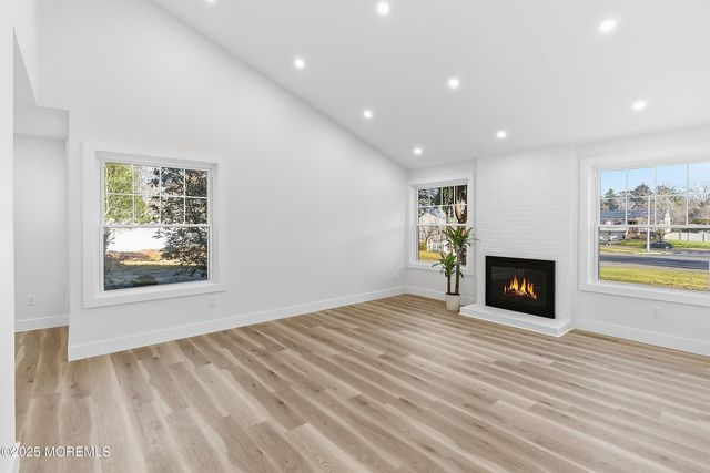 5 Friar Court, Jackson, NJ 08527