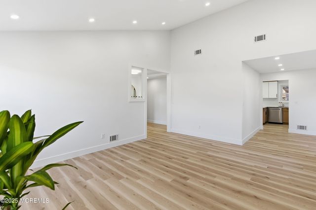 5 Friar Court, Jackson, NJ 08527