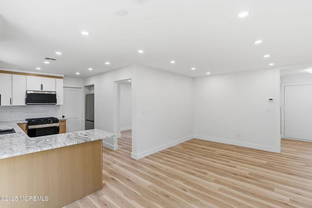 5 Friar Court, Jackson, NJ 08527