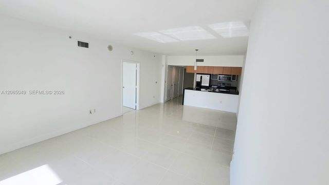1750 N Bayshore Dr 2010, Miami, FL 33132