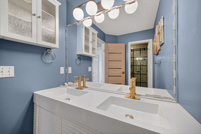 206 NW Springbrooke Court, Ankeny, IA 50023