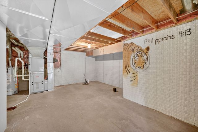 206 NW Springbrooke Court, Ankeny, IA 50023