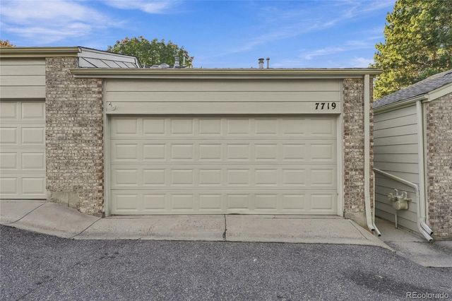 7719 S Cove Circle, Centennial, CO 80122