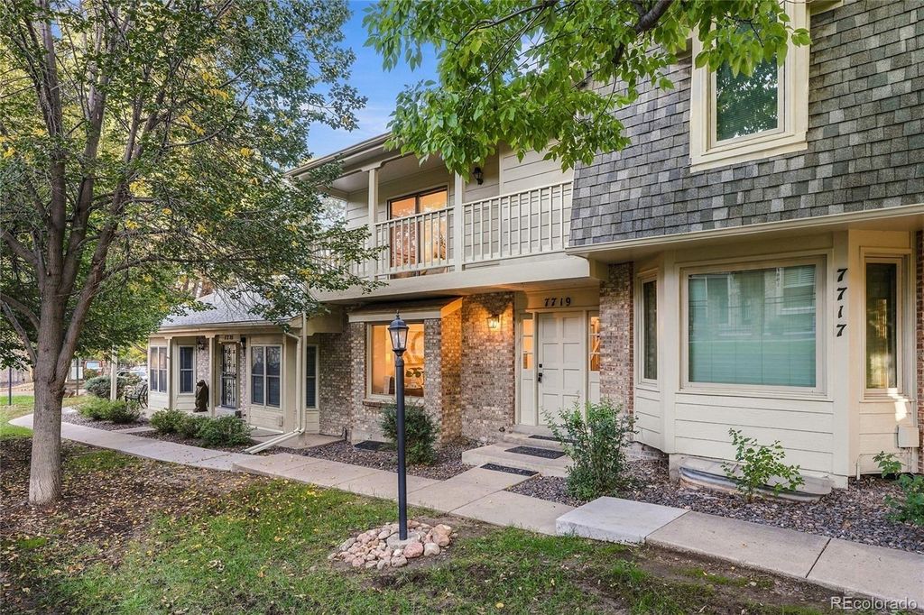 7719 S Cove Circle, Centennial, CO 80122