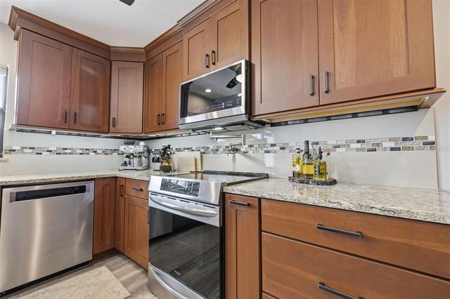 176 MAPLE AVENUE, Palm Harbor, FL 34684