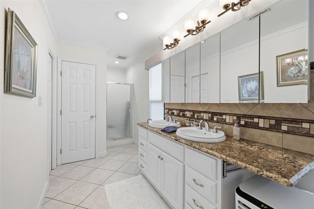 176 MAPLE AVENUE, Palm Harbor, FL 34684