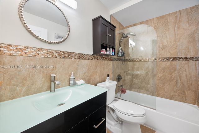 323 Navarre Ave 101, Coral Gables, FL 33134