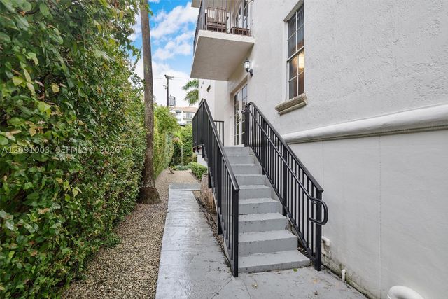 323 Navarre Ave 101, Coral Gables, FL 33134