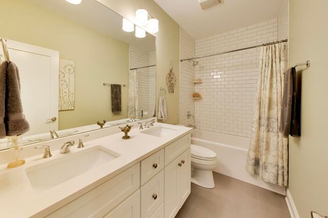 4343 N Hamlin Avenue, Chicago, IL 60618