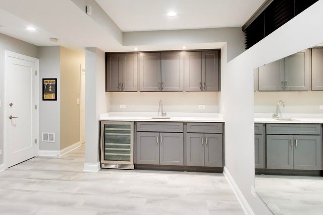 4343 N Hamlin Avenue, Chicago, IL 60618