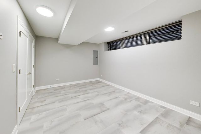 4343 N Hamlin Avenue, Chicago, IL 60618