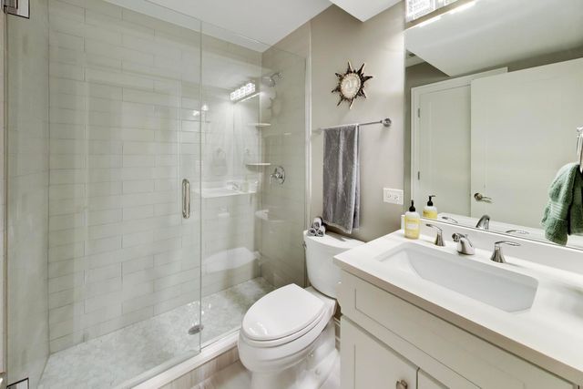 4343 N Hamlin Avenue, Chicago, IL 60618