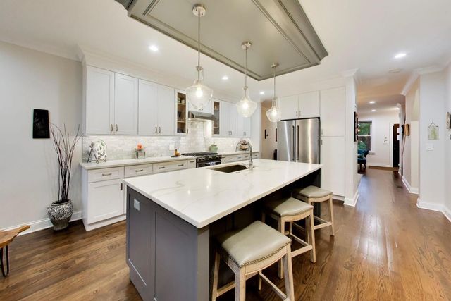 4343 N Hamlin Avenue, Chicago, IL 60618