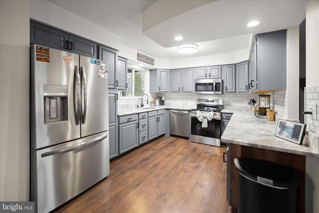 7905 E RIVERSIDE DR, Pasadena, MD 21122