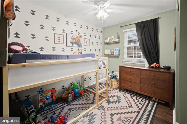 7905 E RIVERSIDE DR, Pasadena, MD 21122