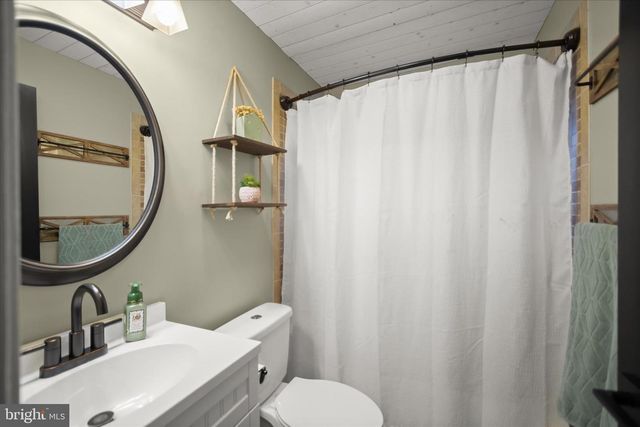 7905 E RIVERSIDE DR, Pasadena, MD 21122