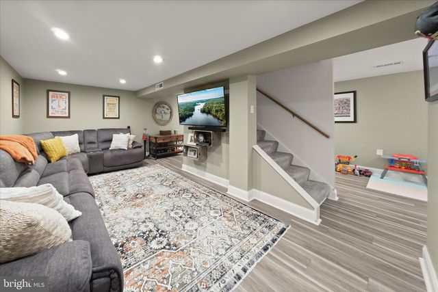 7905 E RIVERSIDE DR, Pasadena, MD 21122