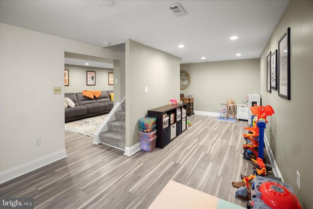 7905 E RIVERSIDE DR, Pasadena, MD 21122