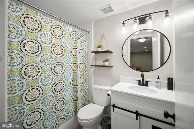 7905 E RIVERSIDE DR, Pasadena, MD 21122