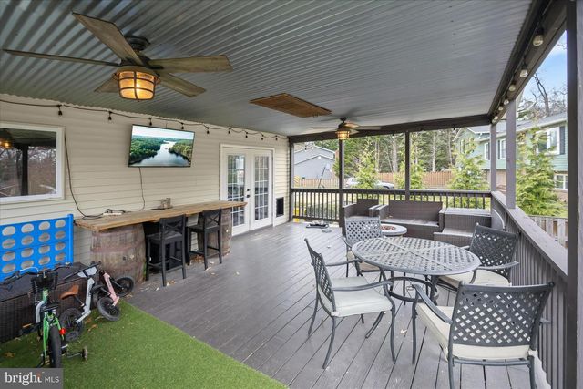 7905 E RIVERSIDE DR, Pasadena, MD 21122