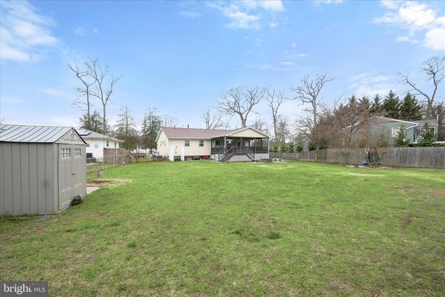 7905 E RIVERSIDE DR, Pasadena, MD 21122