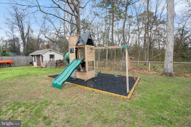 7905 E RIVERSIDE DR, Pasadena, MD 21122