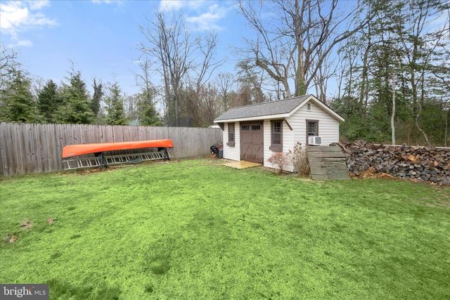 7905 E RIVERSIDE DR, Pasadena, MD 21122