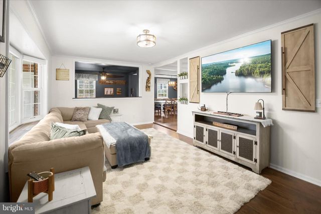 7905 E RIVERSIDE DR, Pasadena, MD 21122