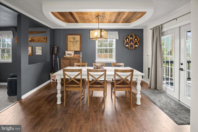 7905 E RIVERSIDE DR, Pasadena, MD 21122