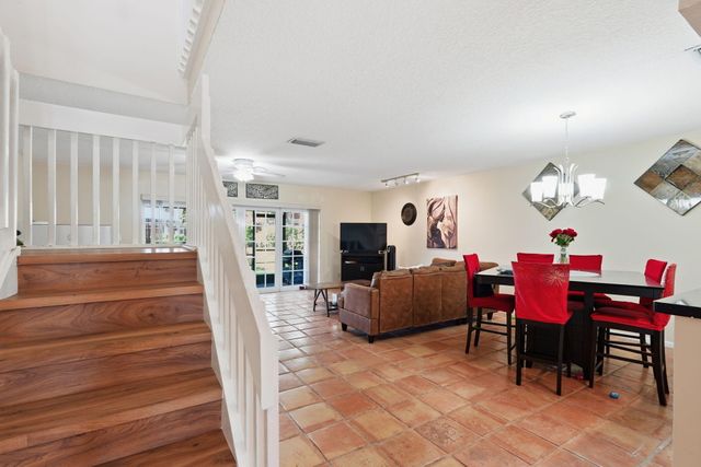 2049 NW 45th Avenue, Coconut Creek, FL 33066