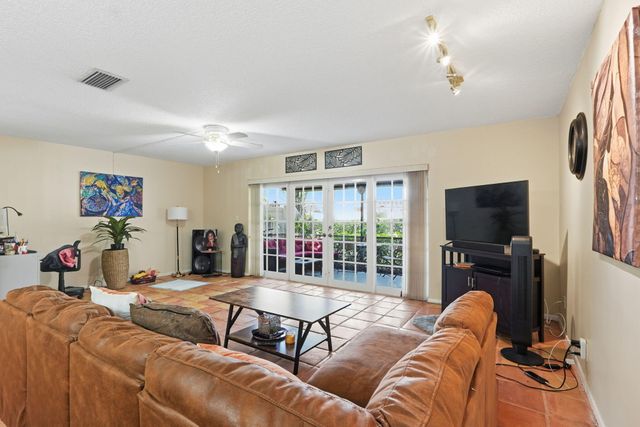 2049 NW 45th Avenue, Coconut Creek, FL 33066