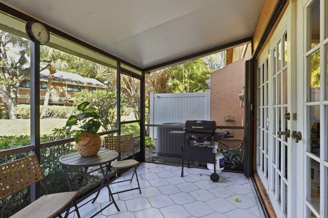 2049 NW 45th Avenue, Coconut Creek, FL 33066