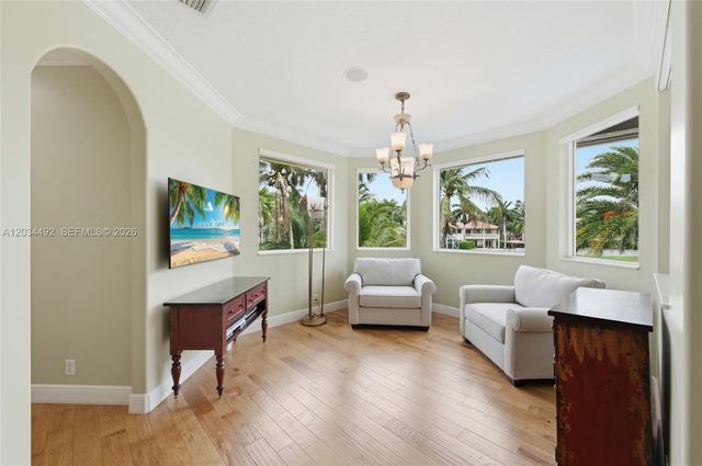 929 Gulfstream Ct, Weston, FL 33327