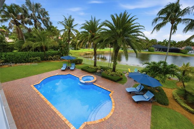 929 Gulfstream Ct, Weston, FL 33327