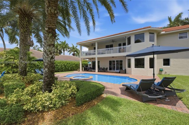 929 Gulfstream Ct, Weston, FL 33327