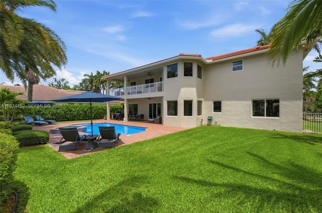 929 Gulfstream Ct, Weston, FL 33327
