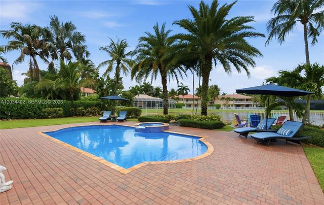 929 Gulfstream Ct, Weston, FL 33327