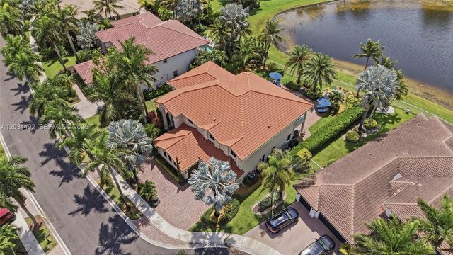 929 Gulfstream Ct, Weston, FL 33327