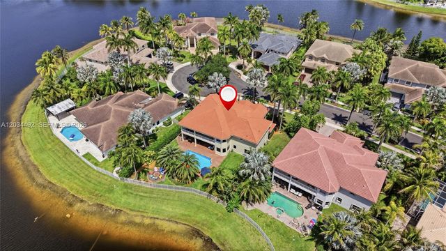 929 Gulfstream Ct, Weston, FL 33327