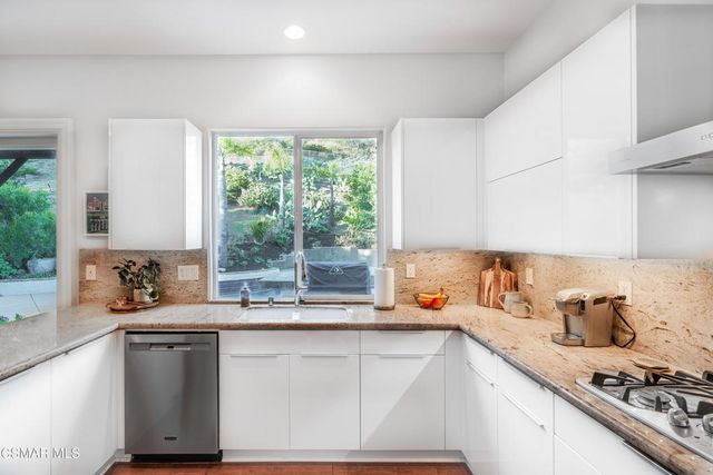 196 Via Rebecca, Newbury Park, CA 91320