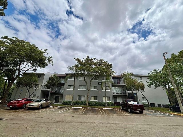 1080 N Benoist Farms Rd 107, West Palm Beach, FL 33411