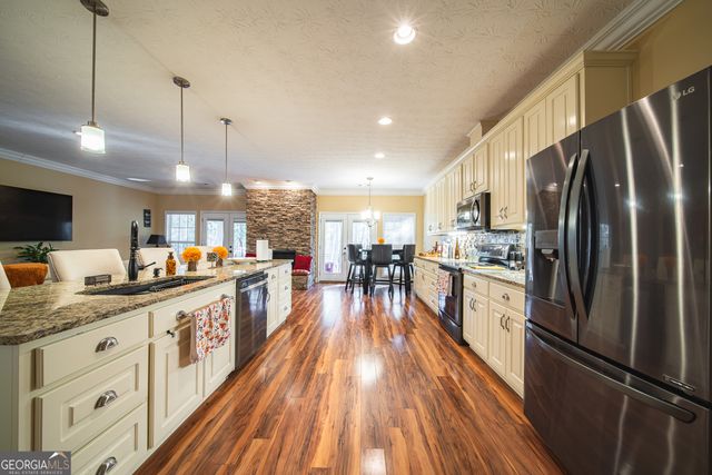 44 Viburnum Way, Pine Mountain, GA 31822