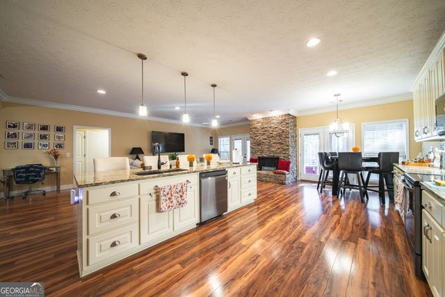 44 Viburnum Way, Pine Mountain, GA 31822