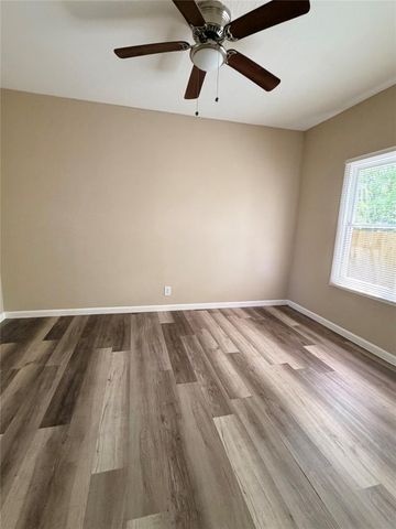 516 Hurst Street, Angleton, TX 77515