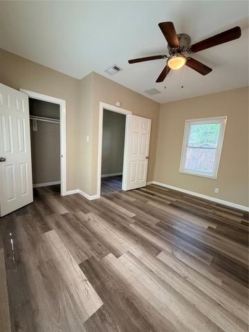 516 Hurst Street, Angleton, TX 77515