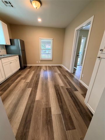 516 Hurst Street, Angleton, TX 77515